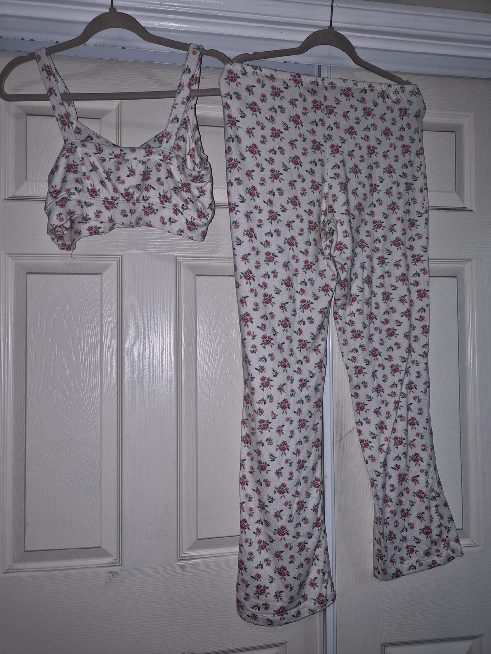 Source Unknown White Pajama Set with Pink Floral Print